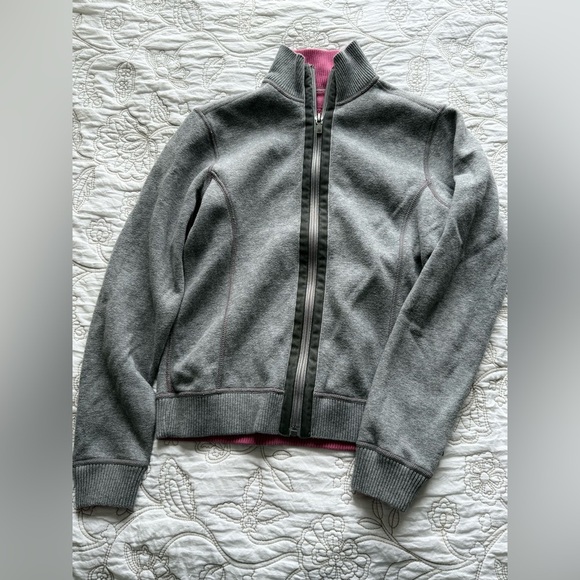 Tommy Bahama Reversible Gray and Pink Full-Zip - Picture 1 of 7